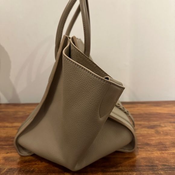 Celine Luggage Medium Bag AVAILABLE TILL 06/01 - Picture 3 of 13